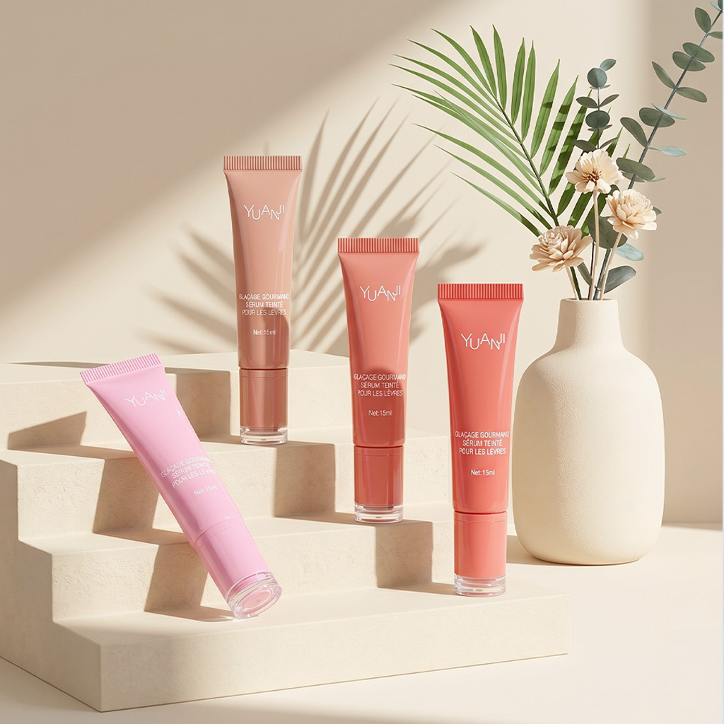 Hot Selling Valentine's Day Custom Pink 15ml Lip Balm Lipgloss PE Squeeze Tube Soft Silicone Applicator Food Grade Lipstick