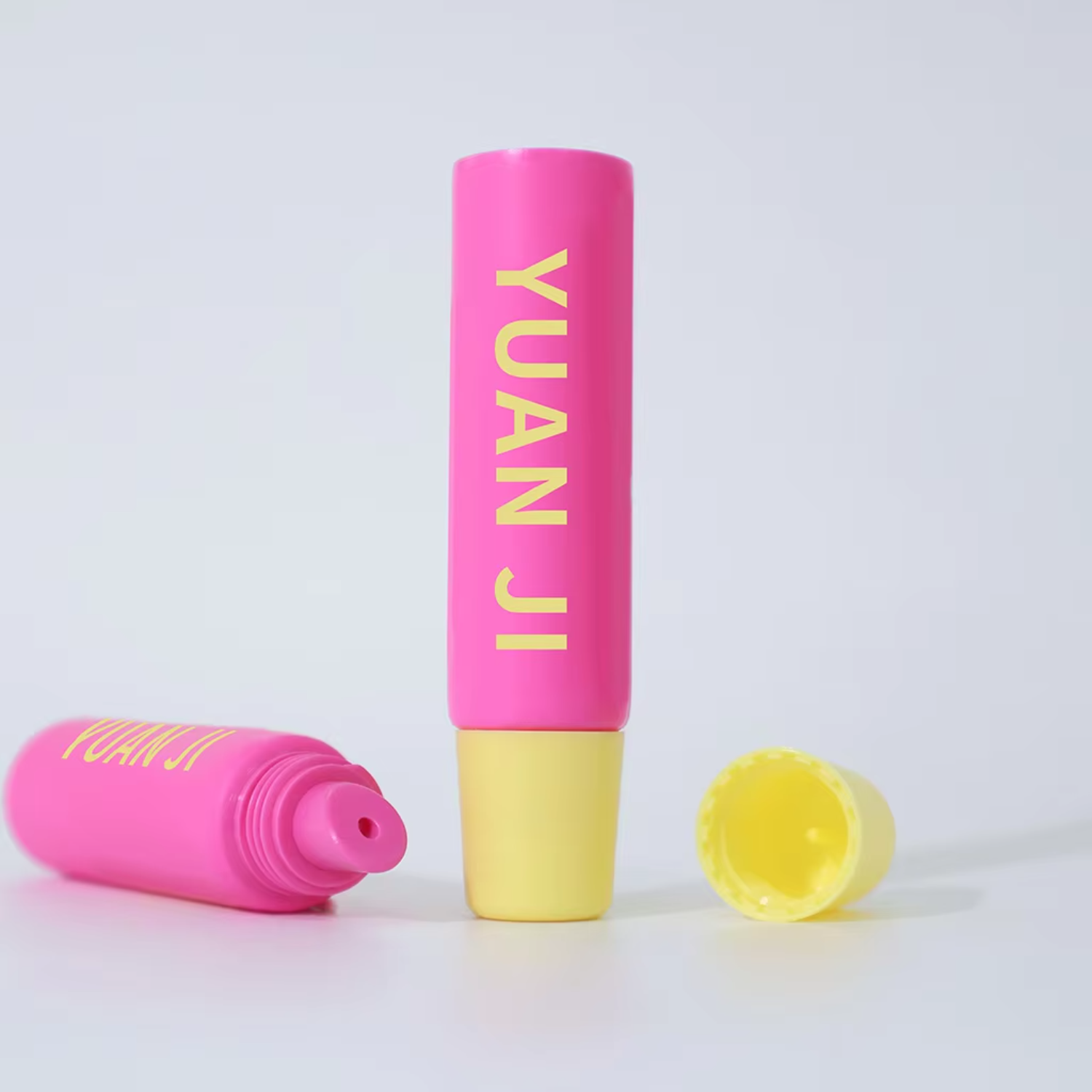 Popular 10ml 15ml Wholesale High Quality Custom Logo Screw Cap HDPE+LDPE+PP Squeeze Lip Gloss Lip Balm Skin Care Silk Screen