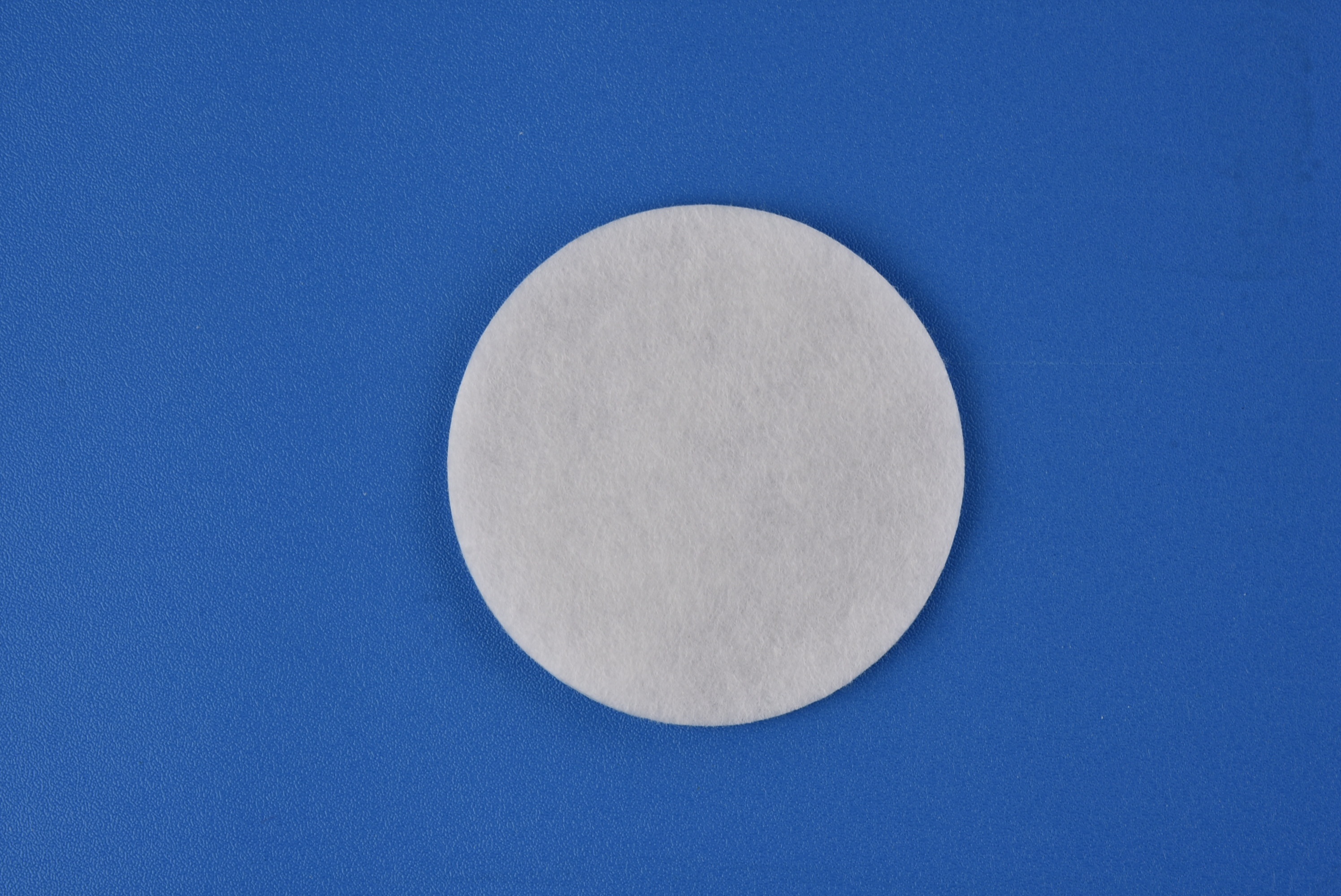 Health 100% Natural Cotton Pads 8cm Diameter Makeup Face Cleansing Pads Soft Cosmetic ISO CE Certified 0.95-1.2g/pc OEM/ODM