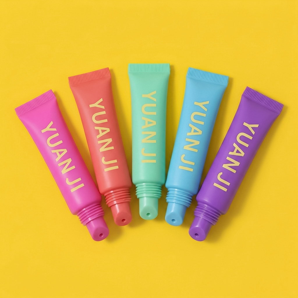 Popular 10ml 15ml Wholesale High Quality Custom Logo Screw Cap HDPE+LDPE+PP Squeeze Lip Gloss Lip Balm Skin Care Silk Screen