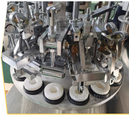 FOLDING SEALING SYSTEM