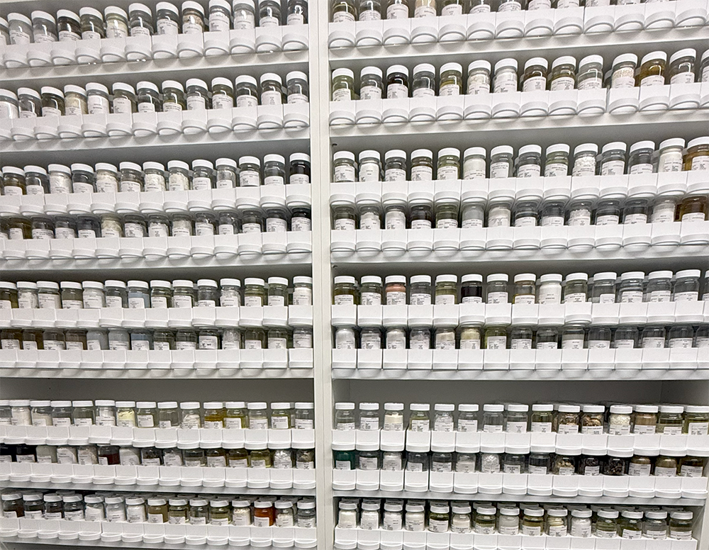 Quarantine and analytical inspection of incoming cosmetic ingredients